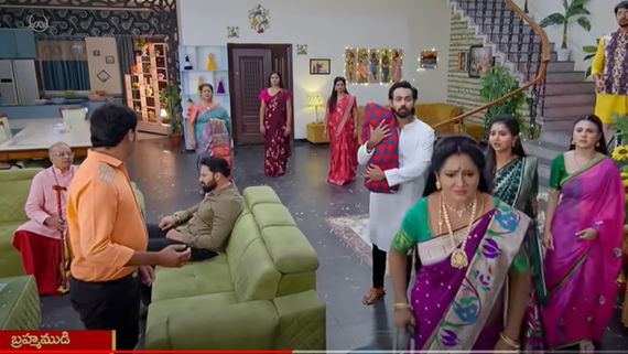 Brahmamudi Weekly Roundup రాజ్ తెచ్చిన బిడ్డ ఎవరో తెలుసుకొన్న కావ్య.. నిజం తెలిసినా చెప్పలేనంటూ దేవుడితో ఆవేదన