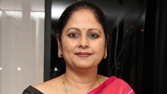Jayasudha: ఏఎన్నార్, ఎన్టీఆర్‌ల మధ్య ఉన్న తేడా అదే.. తెగ ఇబ్బంది పడిపోయేవారు!