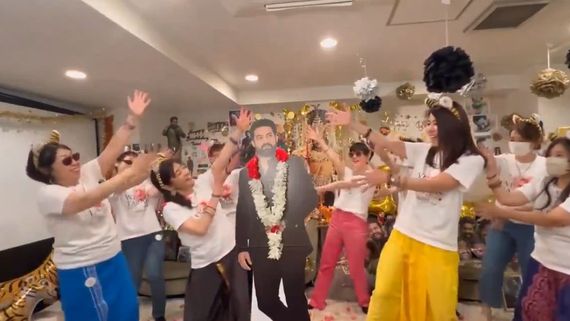 ఇది క్రేజ్ అంటే : ఎన్టీఆర్ బర్త్ డే .. దుమ్మురేపిన జపాన్ అమ్మాయిలు , వీడియో వైరల్