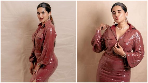 కన్ను గీటుతూ.. కిస్ ఇస్తూ  స్రవంతి చొక్కారపు అరాచకం... షర్ట్ పై బటన్ విప్పేసి గ్లామర్ ట్రీట్