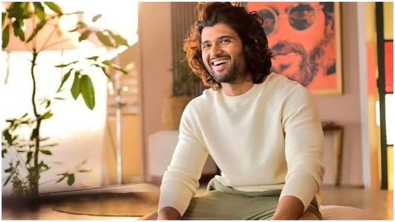 బర్త్ డే బాయ్ విజయ్ దేవరకొండ దగ్గర దిమ్మ తిరిగే కార్ల కలెక్షన్