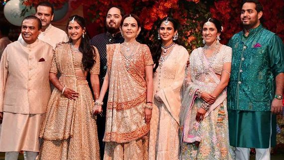 అనంత్ అంబానీ ప్రీ వెడ్డింగ్ వేడుక.. ఆ ఇద్దరు బడా స్టార్స్కు అందని ఆహ్వానం.. కారణం ఇదేనా? 