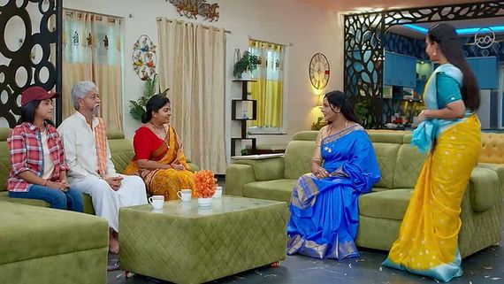 Brahmamudi 15th June episode: కావ్యతో అపర్ణ వింత ప్రవర్తన.. ఆశ్చర్యపోయిన కనకం