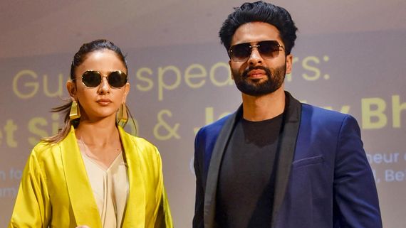 250 కోట్ల అప్పుల ఊబిలో రకుల్ భర్త.. పెళ్లి తర్వాత ఊహించని కష్టాలు