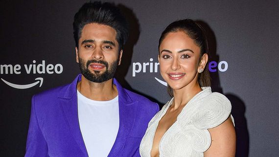 రకుల్ ప్రీత్ సింగ్ ఫ్యామిలీని 250 కోట్లు ముంచేసింది ఆ ఇద్దరు హీరోలేనా? 