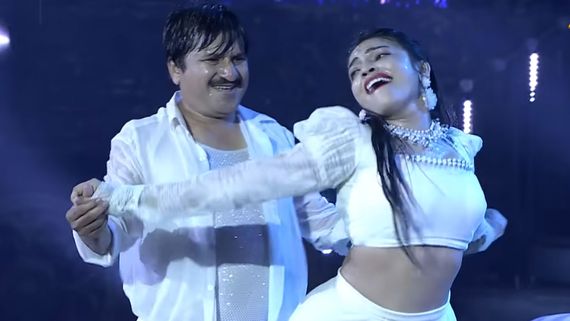 హ్యాట్ బ్యూటీతో జబర్దస్త్ కమెడిన్ రొమాన్స్.. ఆ వయసులో కూడా అంటూ..!