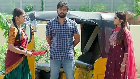 Guppedanta Manasu July 10th episode: రంగా అయితే నీ వద్దకు.. రిషి సార్ అయితే నా వద్దే.. సరోజకు వసుధార షాక్