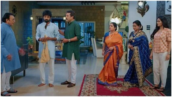 Karthika Deepam Weekly Roundup: అనసూయ కాళ్లు పట్టుకున్న దీప.. భర్త మీద పగతో రగిలిపోతున్న పారిజాతం! 