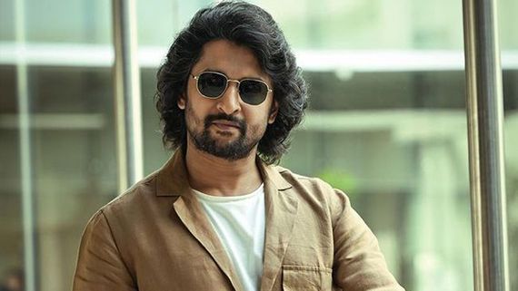 స్టేజ్‌పైనే నానితో ఆమె అలా .. తప్పు అంటూ శ్రీముఖి, పెళ్లయినా నాకు ఓకే అన్న నేచురల్ స్టార్ 