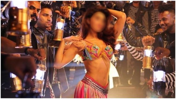 Item song: ఐటమ్ సాంగ్‌ కు బాలీవుడ్ స్టార్ హీరోయిన్‌ గ్రీన్ సిగ్నల్. కానీ..    
