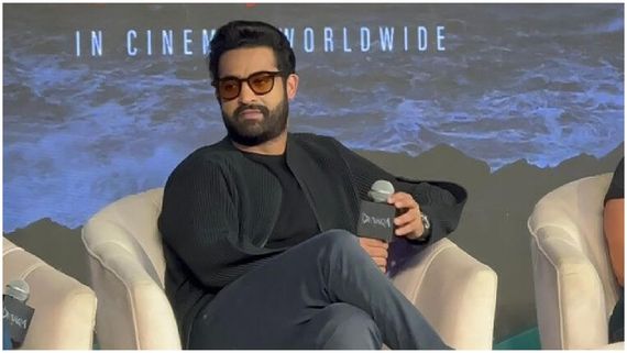 ఎన్టీఆర్ డబ్బులిచ్చి జై కొట్టించుకున్నాడా? దేవర ఈవెంట్‌పై  షాకింగ్ గా ట్రొలింగ్