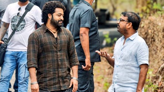 Koratala Siva : దేవర 2లో బాలీవుడ్ సూపర్‌స్టార్ .. లీక్ చేసిన కొరటాల, గెస్ట్ రోల్ కాదంటూ 