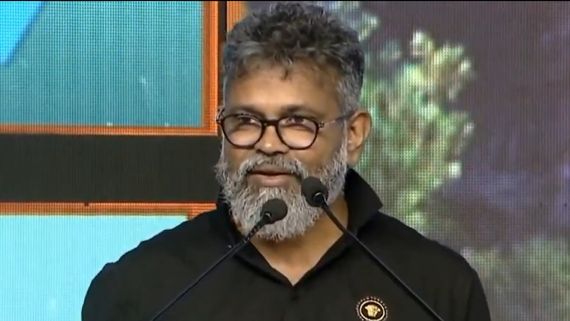 నా జర్నీ అంతా చెండాలం ..  సుకుమార్ సంచలన వ్యాఖ్యలు , పుష్ప విడుదల వేళ వీడియో వైరల్ 