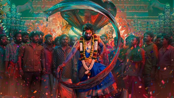 'పుష్ప 2'కి భారీ ఓపెనింగ్స్ .. ఈ రెండిట్లో ఎవరి మాట నమ్మాలి..?