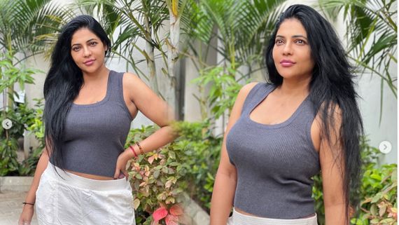 Reshma Pasupuleti : టైట్ ఫిట్‌లో బుల్లితెర బ్యూటీ గ్లామర్ ట్రీట్ .. అందం సెగలు కక్కుతోందిగా