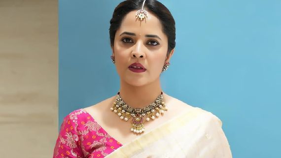 Anasuya Bharadwaj : మిస్ యూ అంటూ నెటిజన్ల పోస్ట్ ..  అనసూయ షాకింగ్ రెస్పాన్స్ 