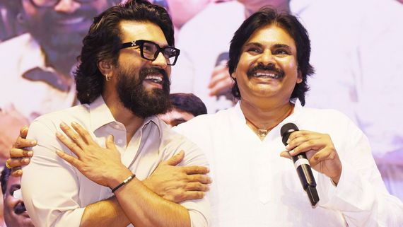 Ram Charan అనే పేరు ఎందుకు పెట్టామంటే.. ఆ కథేంటో చెప్పిన పవన్ కళ్యాణ్..