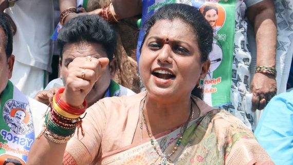 వివాదంలో ఆర్కే రోజా .. సొంత కార్యకర్తలపై చేయి చేసుకుని, బూతులు తిడుతూ