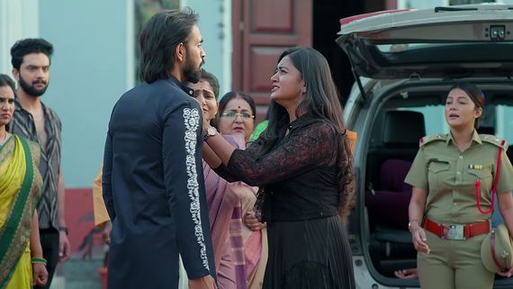 Brahmamudi February 27th Episode : చక్రవ్యూహంలో రాజ్.. 24 గంటలు డెడ్‌లైన్, అప్పూ - కావ్య సాహసం