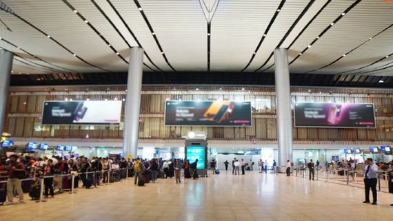 అమెరికాలో గిన్నెలు కడిగేవారా.. స్టార్‌ హీరోయిన్‌‌కు ఎయిర్‌పోర్ట్‌లో ఘోర అవమానం