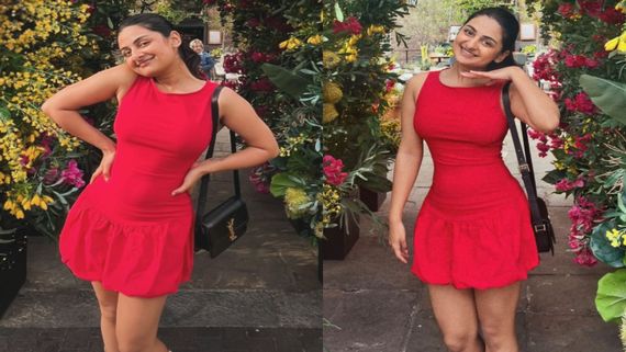 గ్లామర్ డోస్ పెంచేసిన దృశ్యం పాప... 23 ఏళ్లకే ఇన్ని అందాలు దాచిందా!