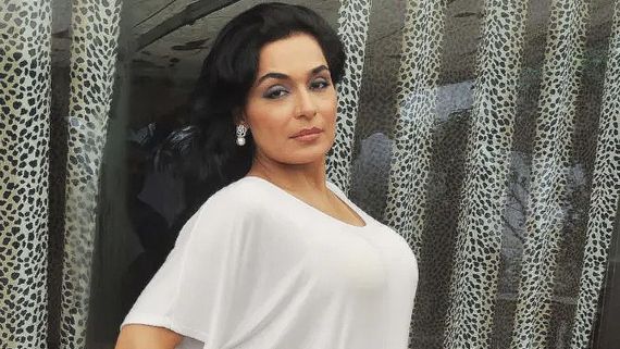 పగలంతా కూతురిలా.. రాత్రి అలా.. డైరెక్టర్ డార్క్ సీక్రెట్ హీరోయిన్ లీక్!