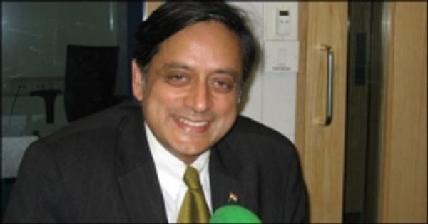 एक मुलाक़ात शशि थरुर के साथ