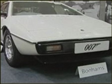 ब्रिटेन में खुला बॉंड म्यूज़ियम