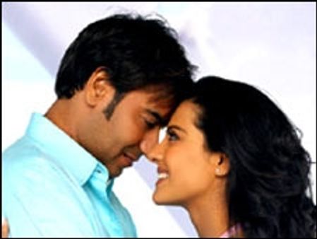 घर पर सुपरहीरो अजय नहीं कोई और:काजोल