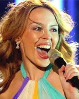 स्पेनिश मॉडल के साथ हैं केली