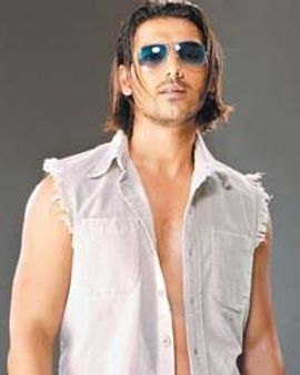 जॉन कर रहे है नेट प्रैक्टिस