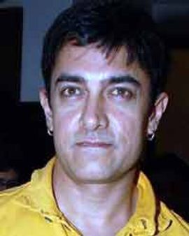 अब एक नए लुक में आमिर