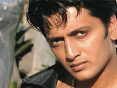 'रण' में बने हुए हैं रितेश