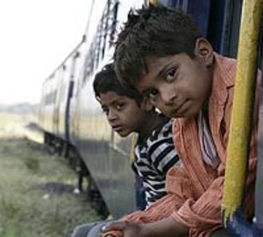 अनिल-रहमान पर मानहानि का केस