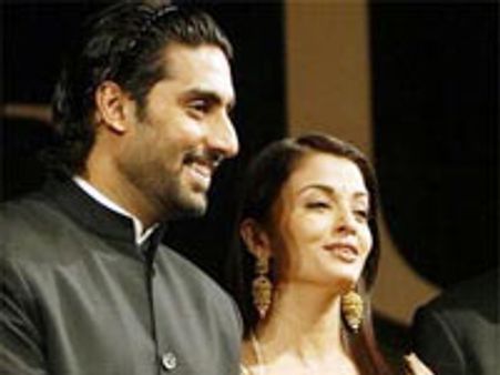 पति के साथ ही पर्दे पर रोमांस: ऐश