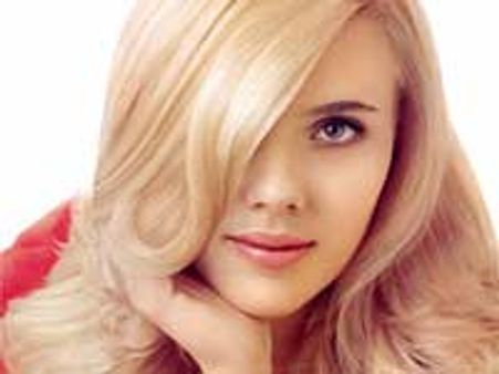 बड़ी दिखना चाहती हैं जोहान्सन