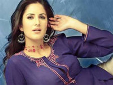 अभी शादी नही कर रही हूं: कैटरीना