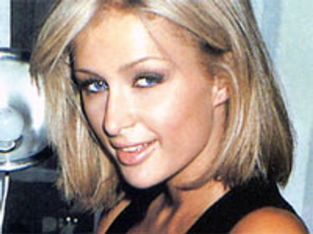 पेरिस ने कैमडेन में घर खरीदा