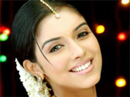 असिन सीख रही है कलरिपयत्‍तू!