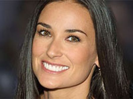 बच्चा नही गोद लेंगी डेमी मूर