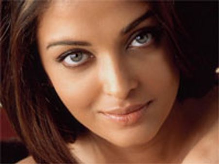 विश्‍व भ्रमण पर निकली ऐश्‍वर्या