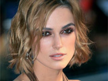 अजीब वेश पहना केइरा ने