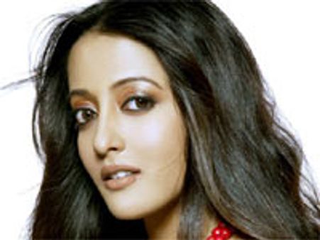 हिट फिल्‍म के इंतजार में है राइमा