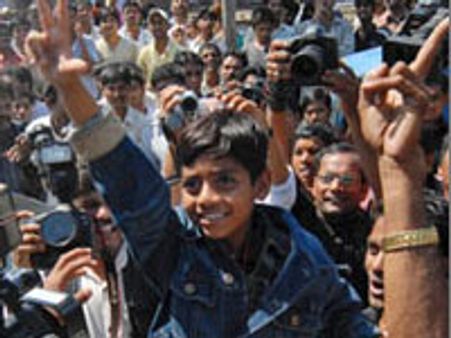 स्लमडॉग..के अजहरूददीन की झुग्‍गी टूटेगी