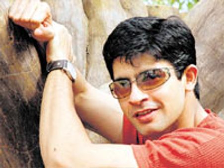 टेलीविजन कलाकार हुसैन करेंगे आराम