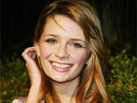 स्कूली छात्रा बनेंगी मीशा बॉर्टन