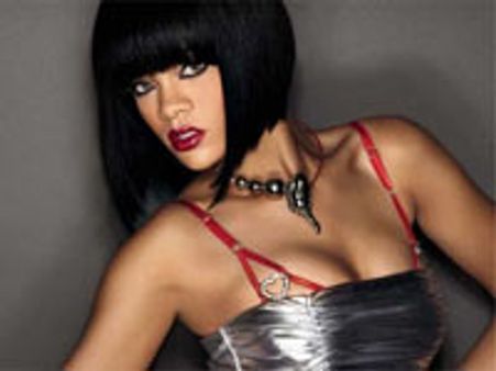 रिहाना ने ब्‍यायफ्रैंन्‍ड पर आरोप लगाया