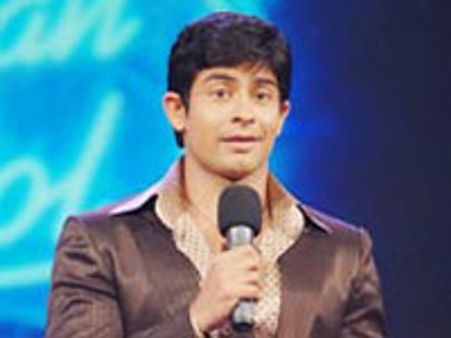 इंडियन आइडल की मेजबानी करेगे हुसैन