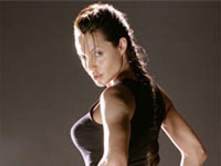 मां बनने की तैयारी में एंजेलिना?