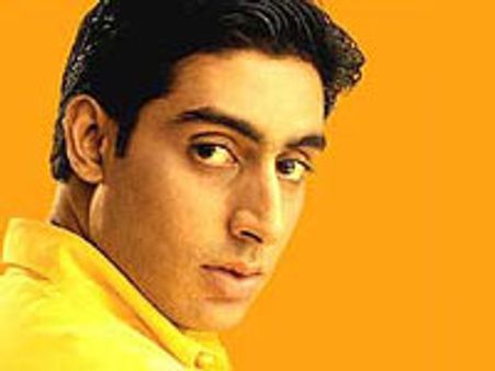 'क्‍लीन-शेव' हुए अभिषेक बच्‍चन